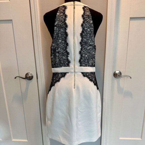 Guess Dress, white with black lace overlay, L, EUC, back zip closure, Halter - Picture 4 of 13